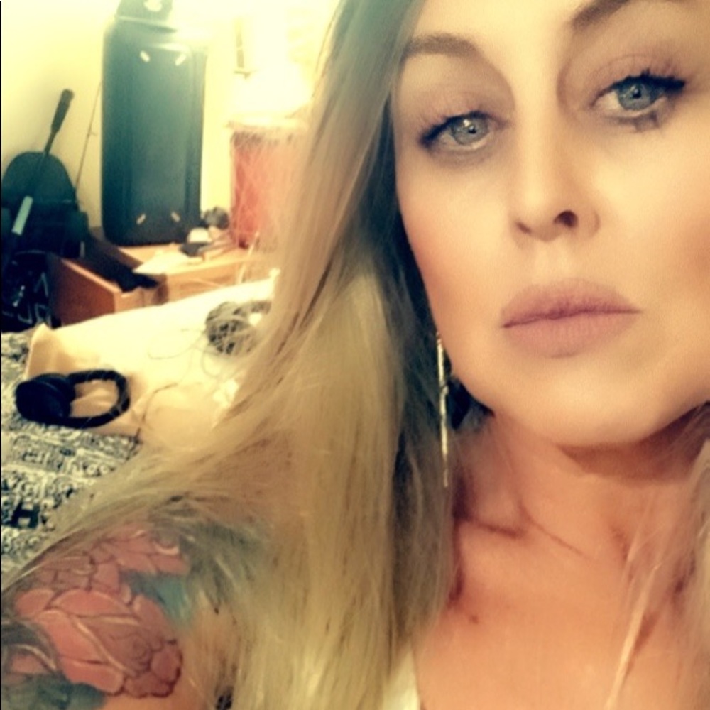 Meet your Posher, Angie
